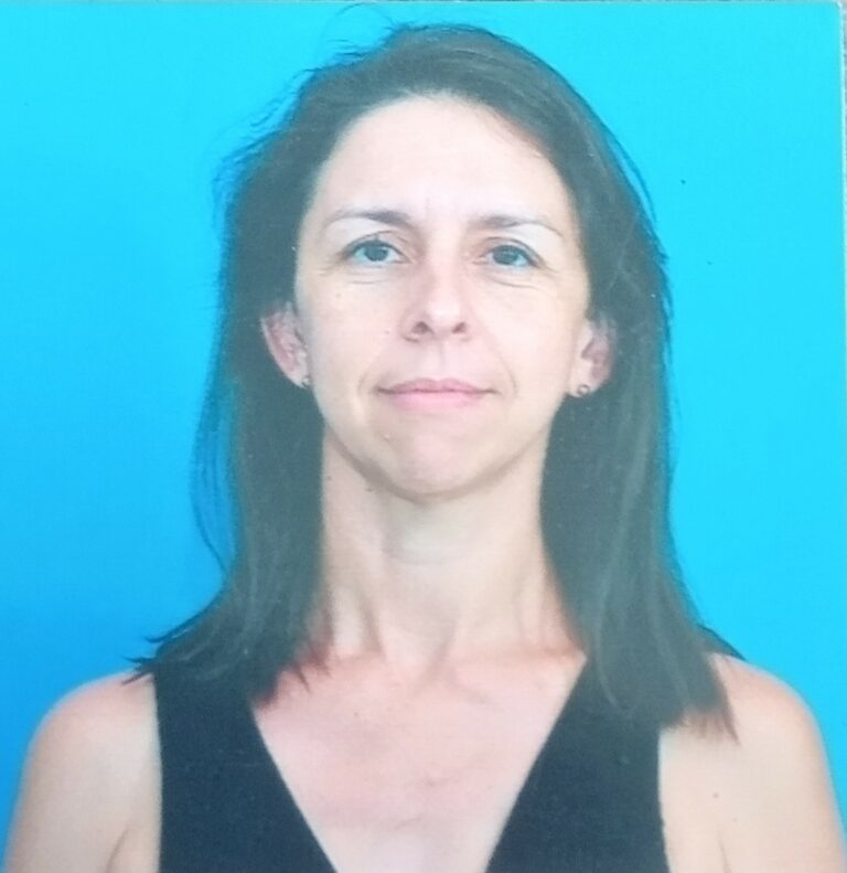 yanina schultheis 768x791