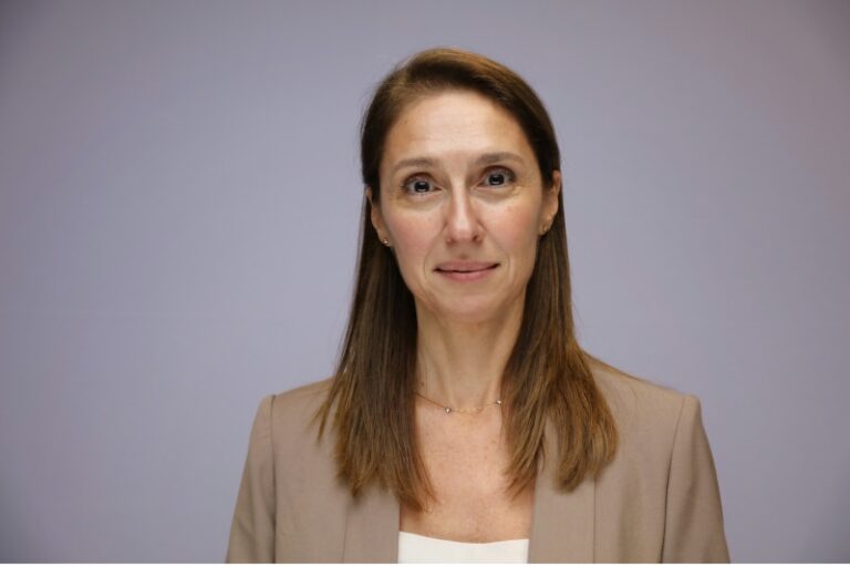 Foto Ceci perfil 768x512